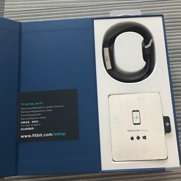New Fitbit charge 2 - Picture 2 of 5